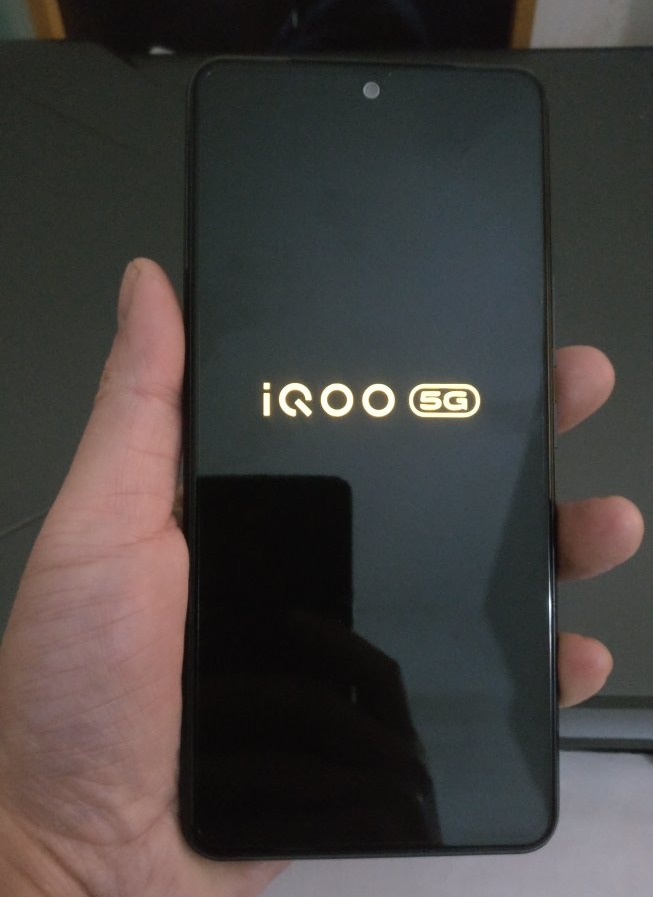 iQOO Neo5游戏手机，30分钟充满电