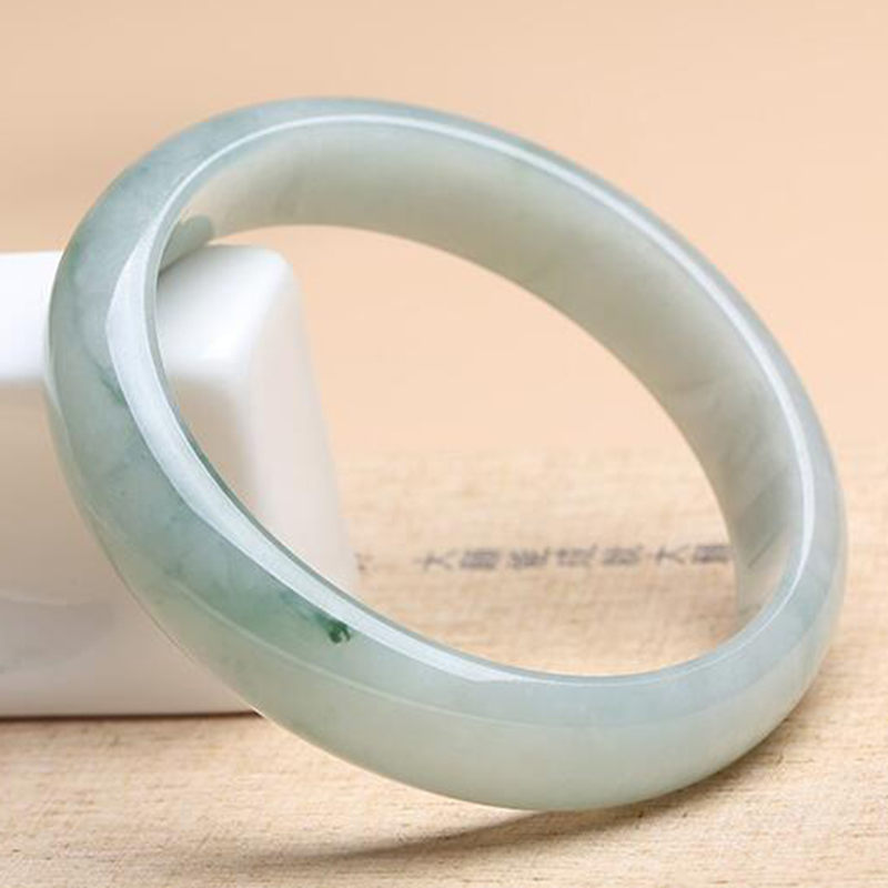 印象眸 宽边飘绿翡翠手镯