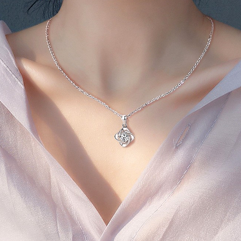 唯一四叶草银项链