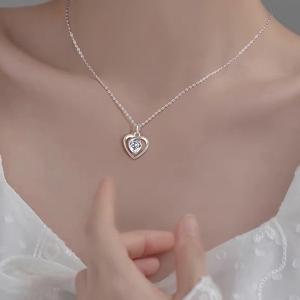 唯一 心形吊坠项链