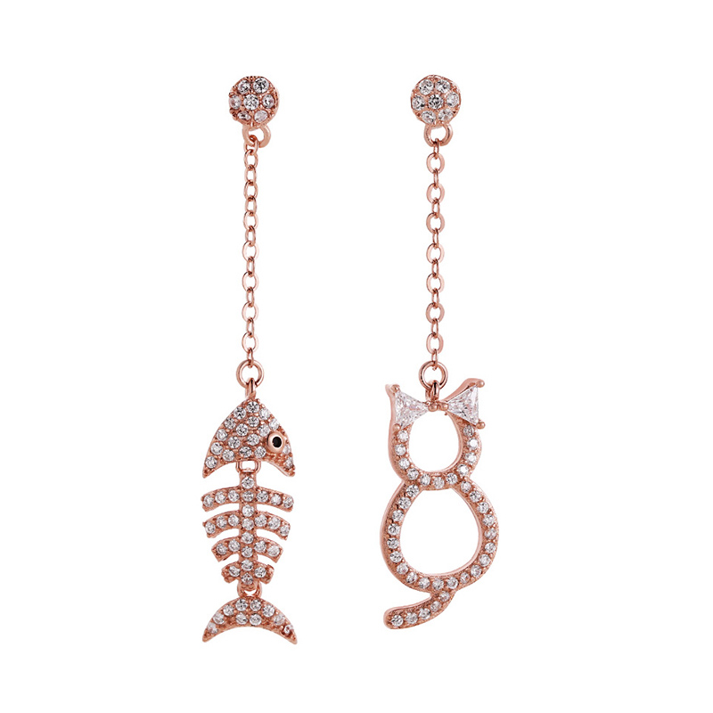 Eternelle 不对称耳环