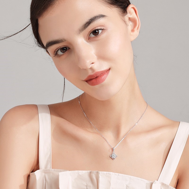 洛希曼 一克拉莫桑钻四叶草项链