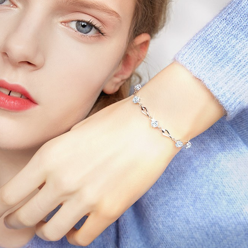 卡蒂罗 优雅净白手链