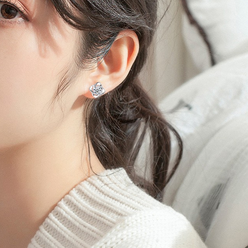 唯一 简约精致 耳饰