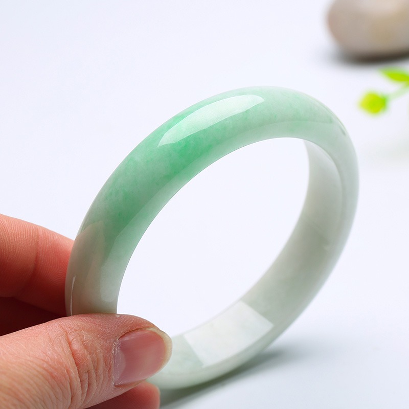 印象眸 飘绿宽边 翡翠手镯
