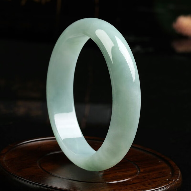玉观澜 淡绿飘花冰种翡翠手镯
