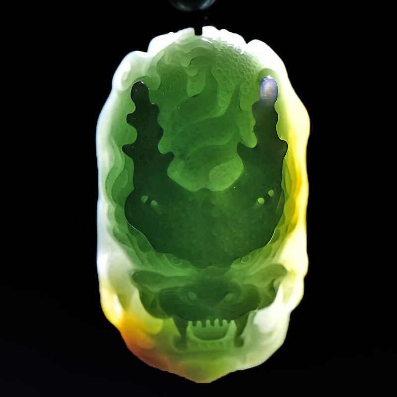 可玉可求 油青飘黄翡翡翠吊坠