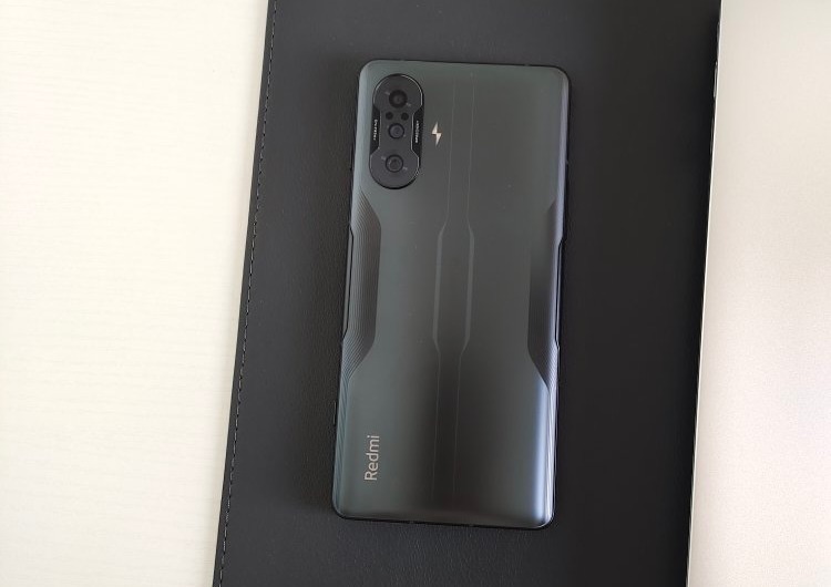 Redmi K40游戏增强版，性价比款高刷游戏手机