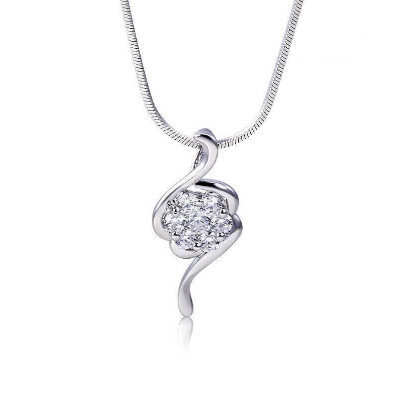 萦憬芊 镶钻流线 项链