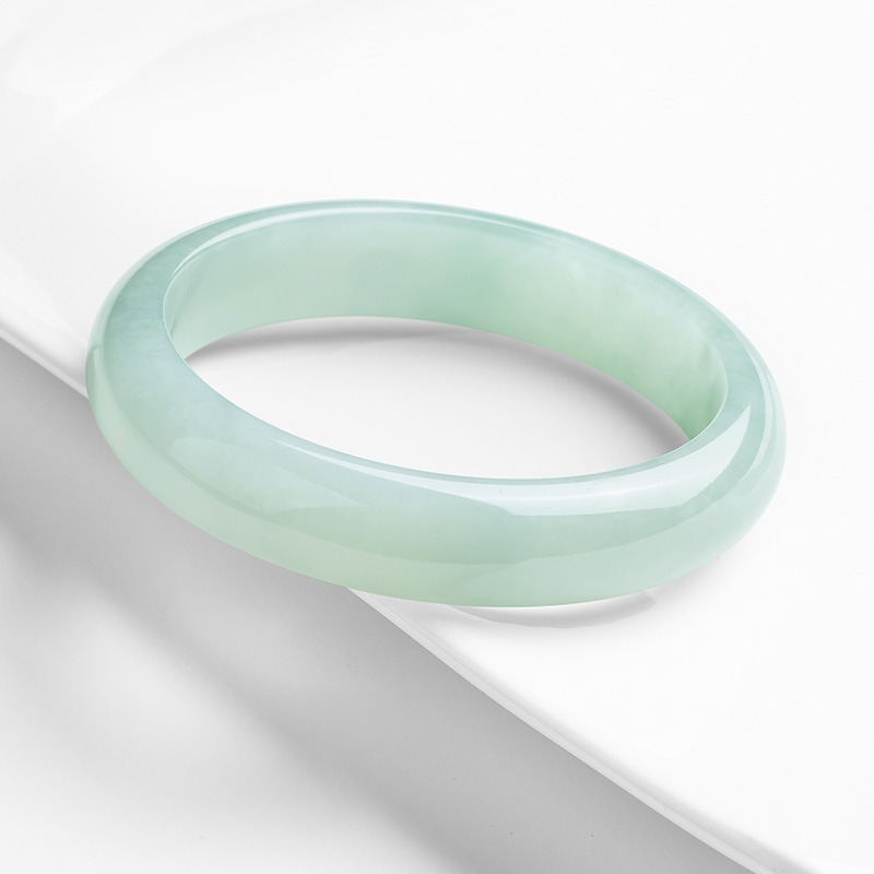 碧玉尊 冰糯种翡翠手镯