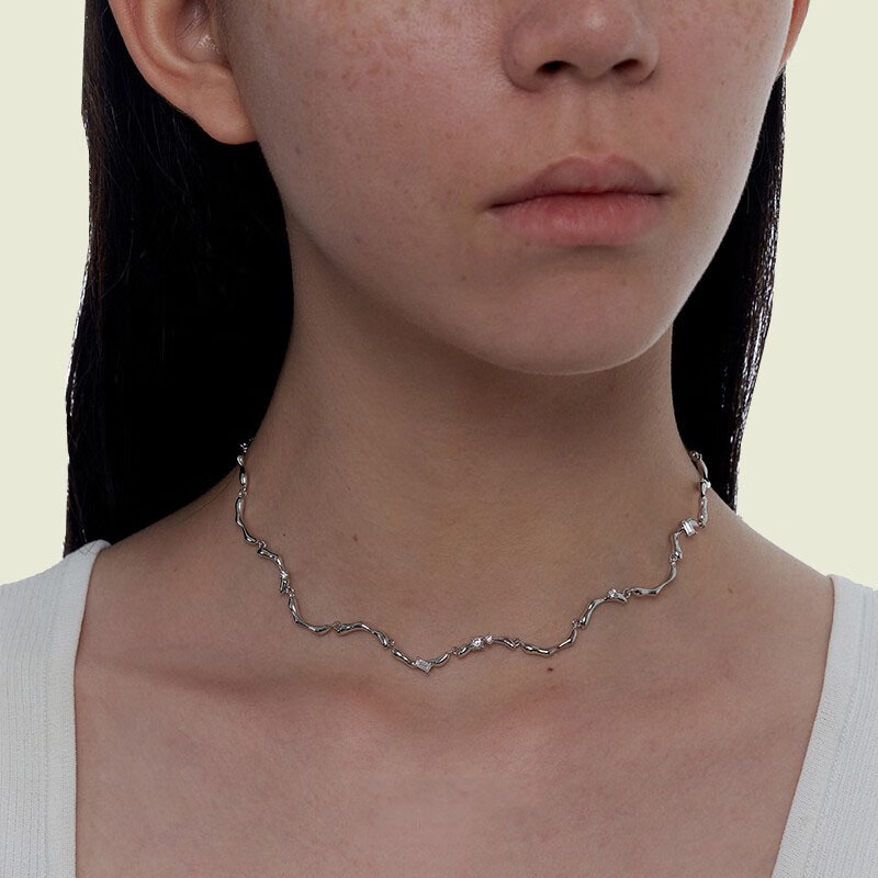 KVK 可调节波浪纹配饰项链
