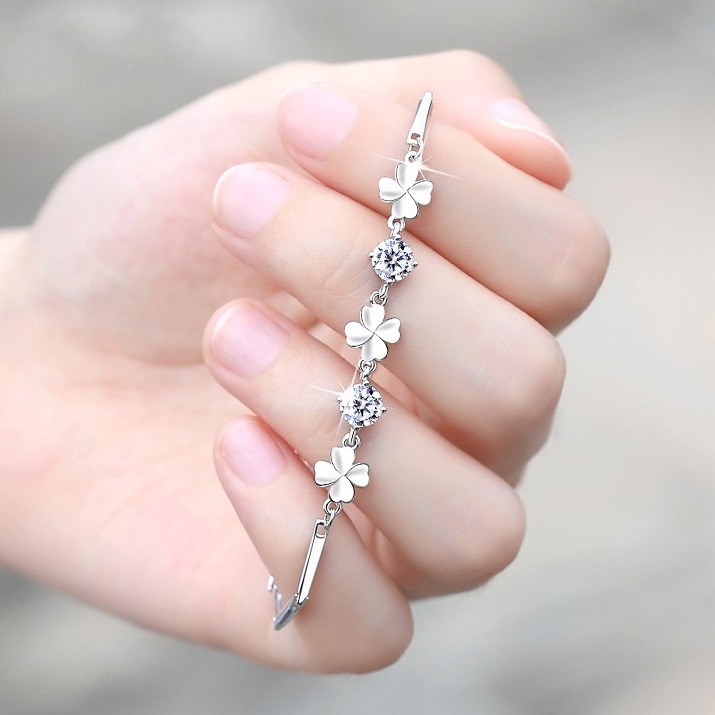 艾曼希 精致简约四叶草手链