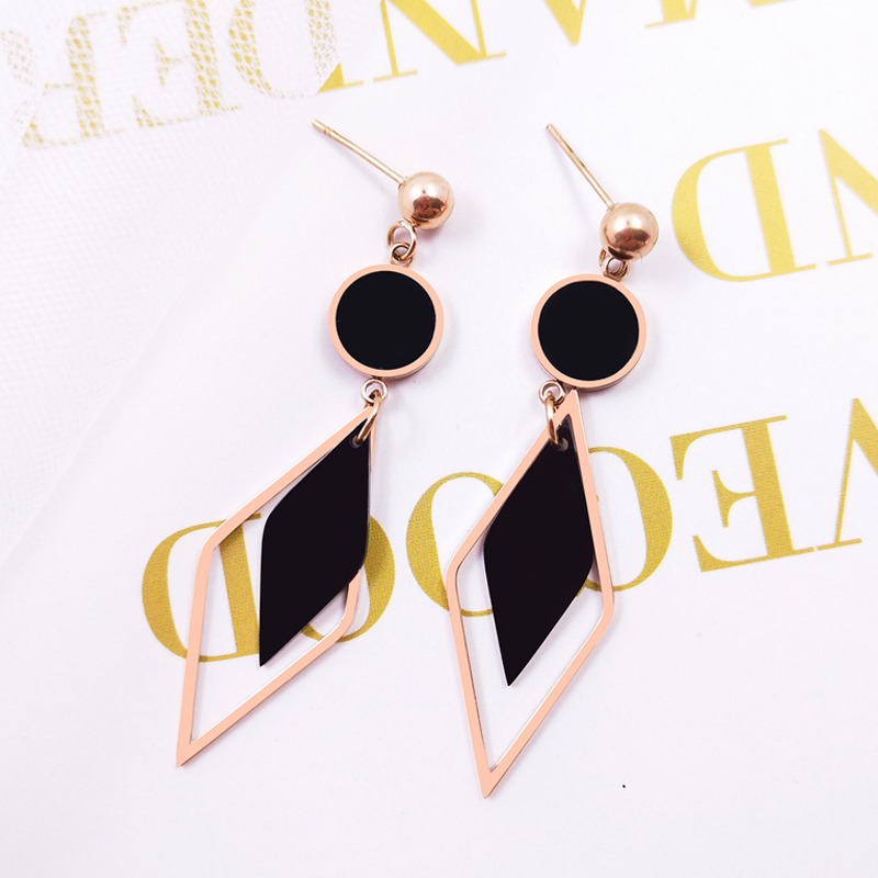 伊黛儿 钛钢玫瑰金时尚耳饰