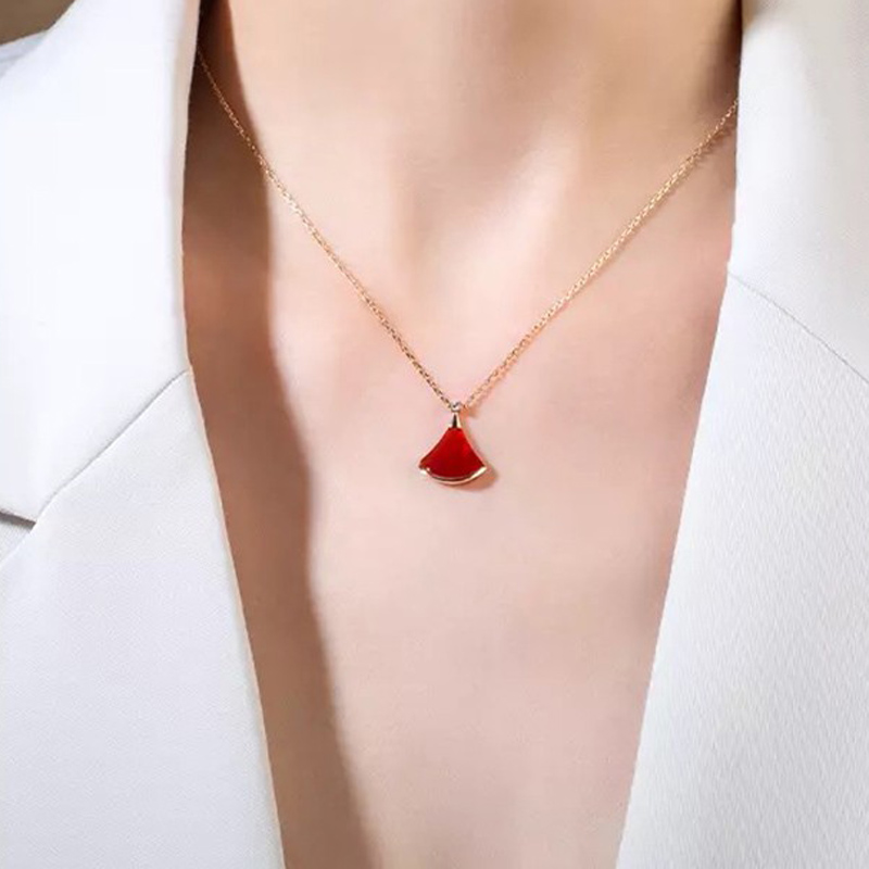 莞晗 扇形小裙子 项链