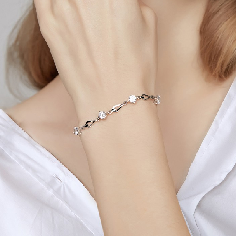 卡蒂罗镶嵌施华洛世奇锆手链