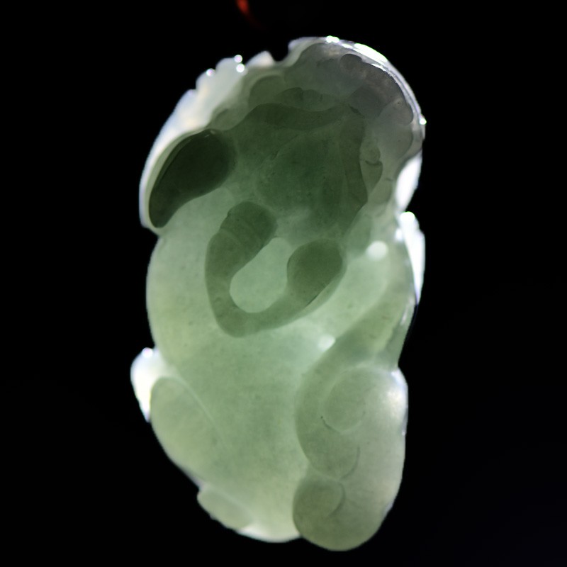 可玉可求 双面雕刻翡翠吊坠