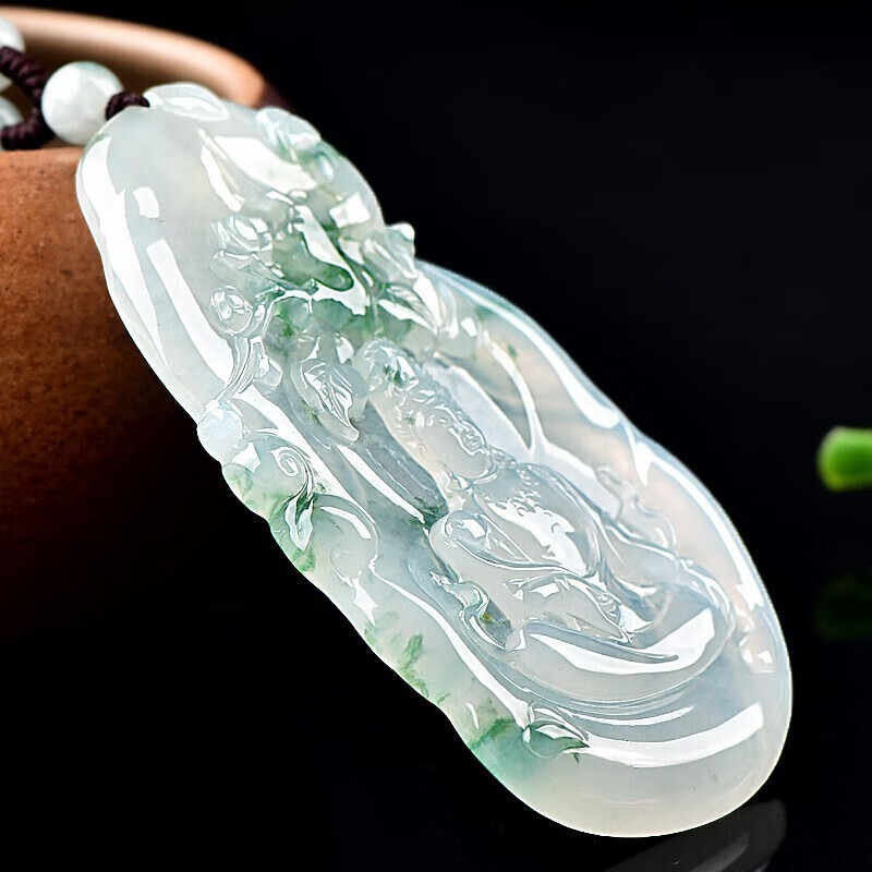 可玉可求 观音法相翡翠吊坠