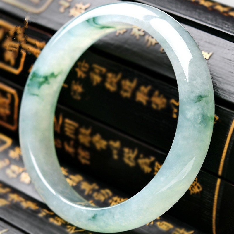 影享 色泽亮丽翡翠手镯