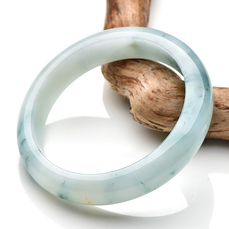 可玉可求 清新淡雅 翡翠手镯