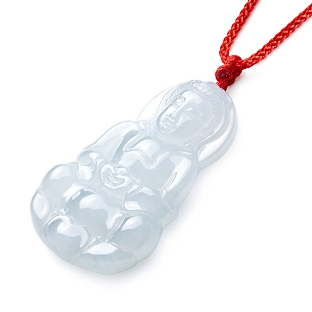 周大福时尚翡翠玉吊坠