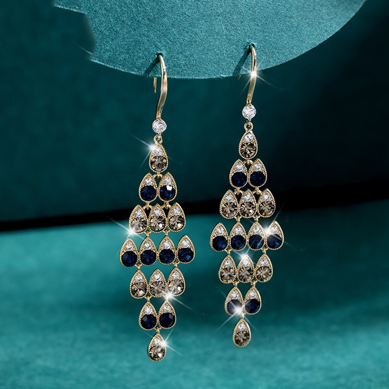 Qlady 灵动凤尾耳饰