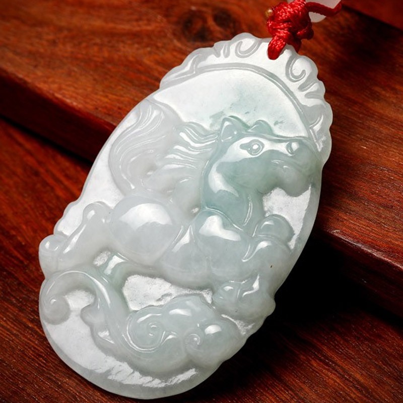 七彩雲南 生肖马 翡翠吊坠