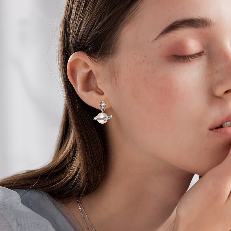 卡蒂罗 925银珍珠耳饰