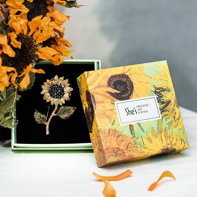 茜子 手工钉珠胸针