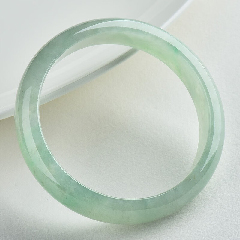 玉萌色 坚韧光滑翡翠手镯