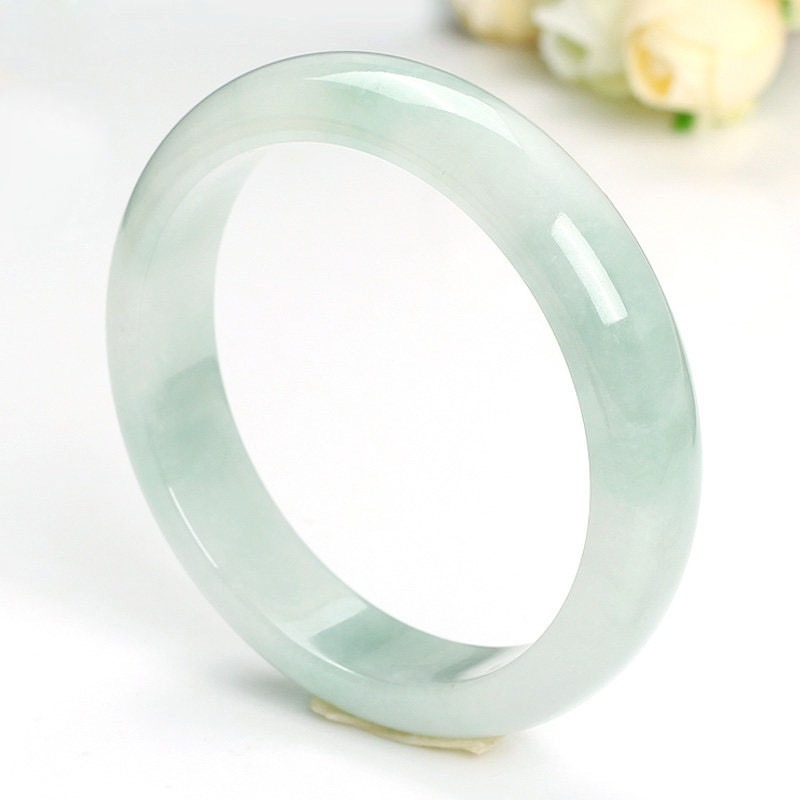 玉乡情 浅绿色翡翠 手镯