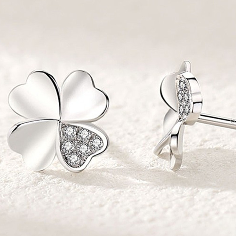 妮爱 18k金时尚四叶草耳饰