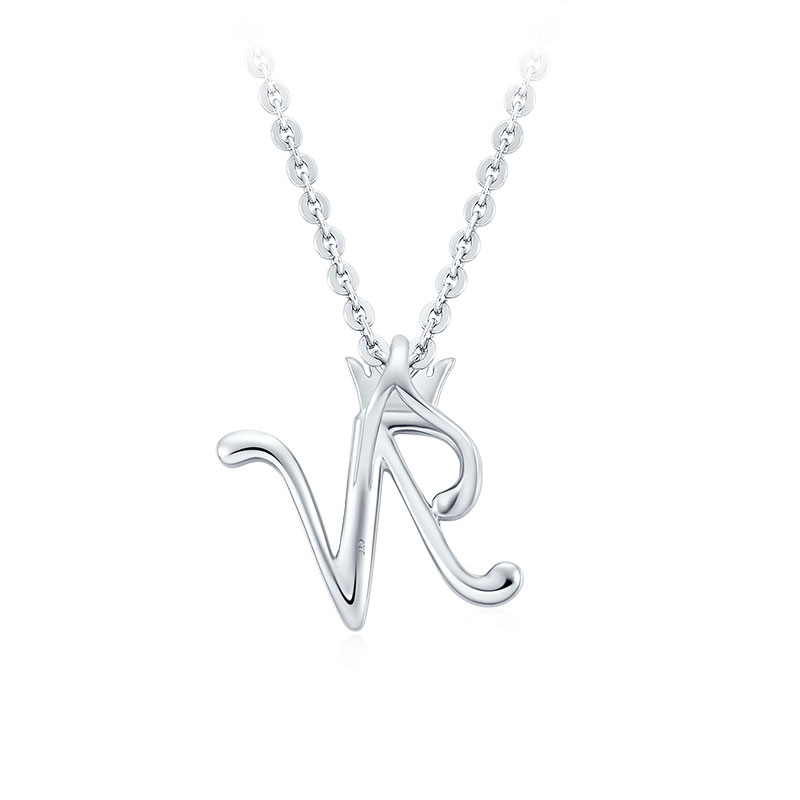 周大福 花式字母项链