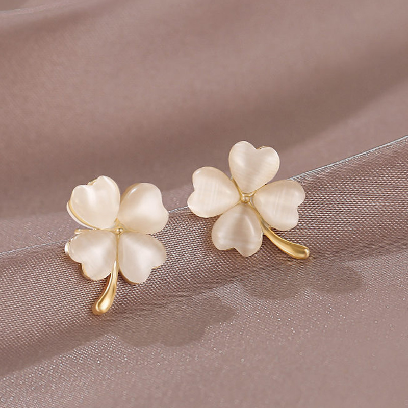 伊黛儿 质感猫眼石耳饰