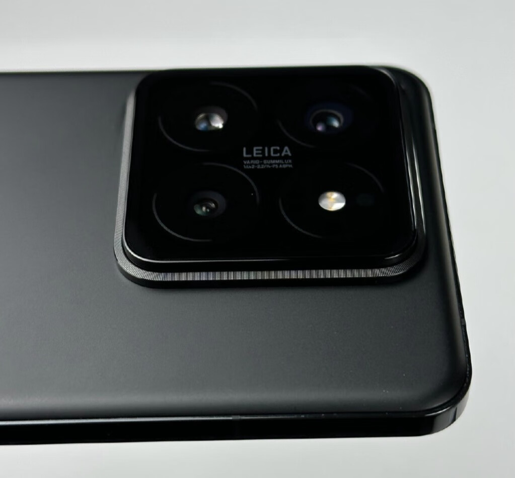 小米14Pro：全等深微曲屏、龙晶玻璃、1024级可变光圈，售价4999元起