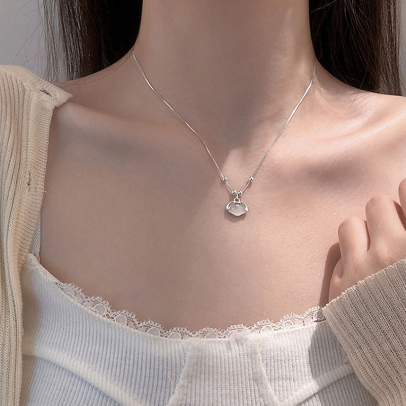 伊黛儿如意锁简约女士银饰锁骨链