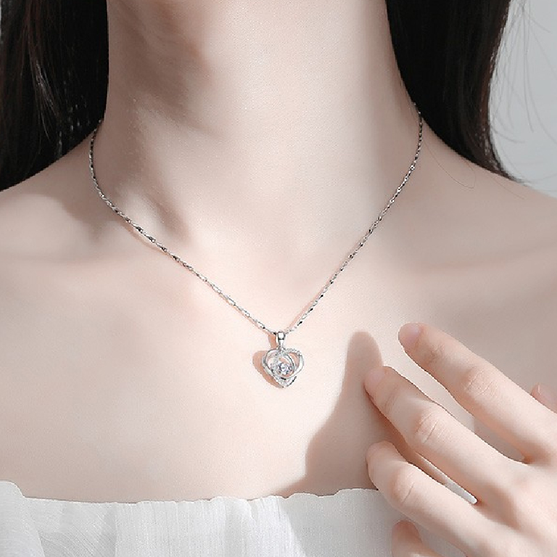 圣雅罗跳动的心项链