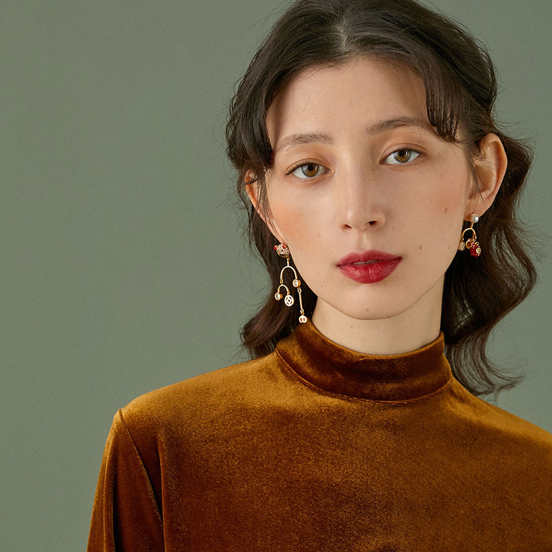 茜子 不对称长款耳环