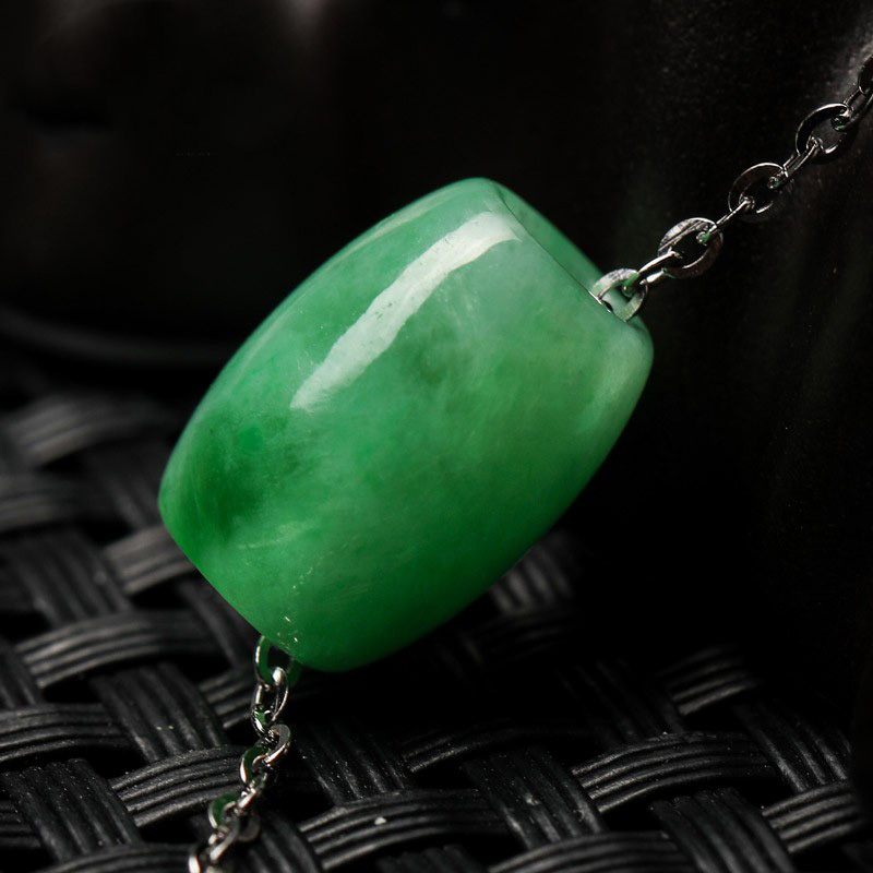 七彩云南 路路通翡翠吊坠