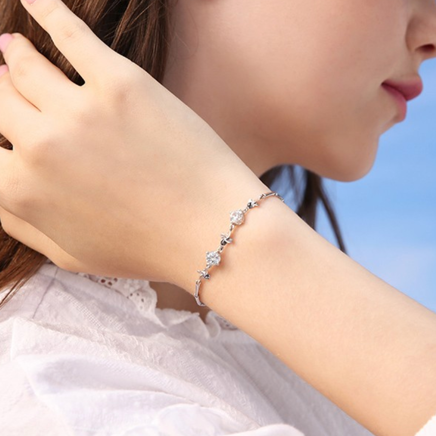 卡蒂罗 四叶草镶嵌水晶手链