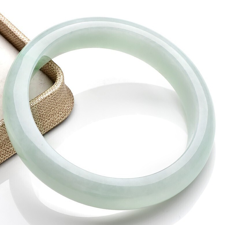 泽心雅玉清心豆绿色手镯