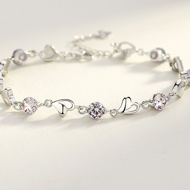 沉鱼落雁 白钻爱心设计感手链