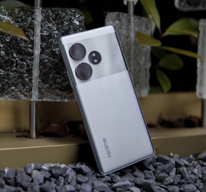 真我GT Neo6 SE，第三代骁龙7+ 要好一丢丢的感觉？