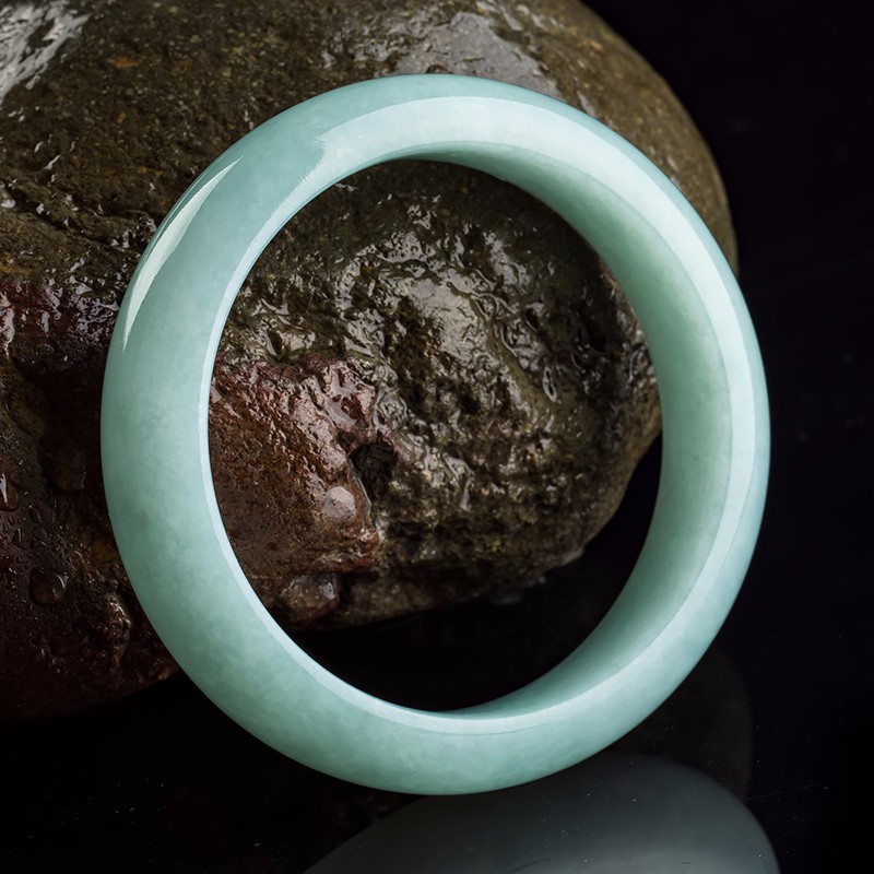 碧玉尊 天然珠宝翡翠手镯