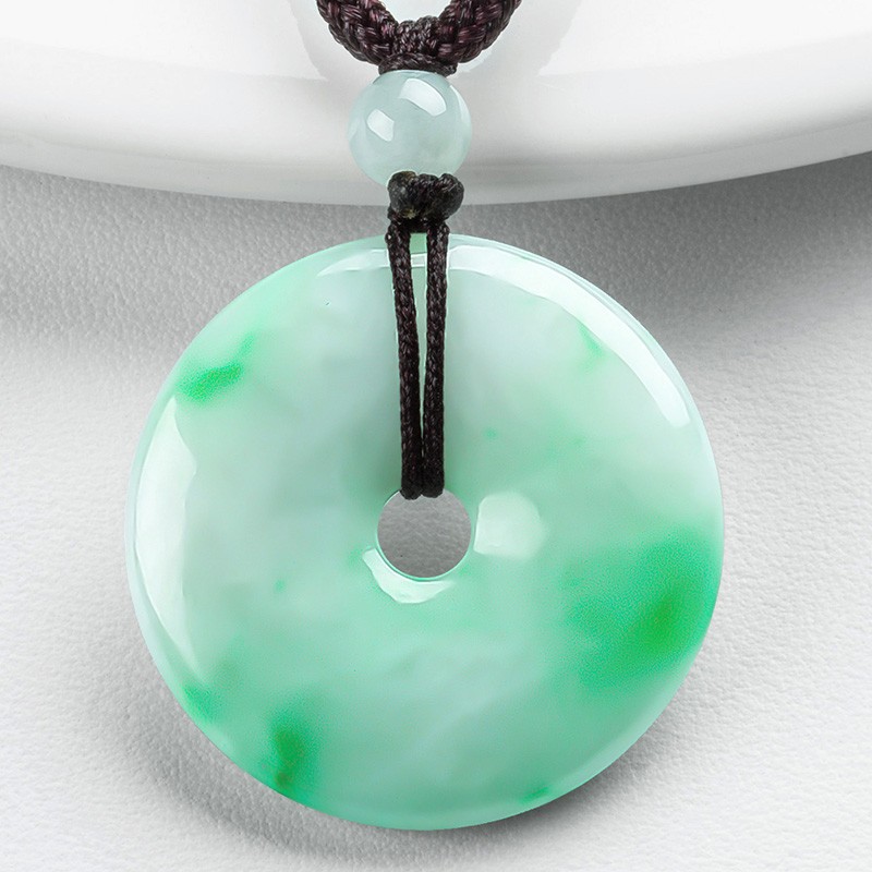 碧玉尊 色泽深沉 翡翠吊坠