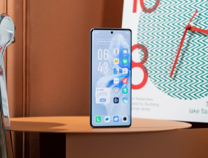 vivo S18 Pro旗舰自拍手机，自带影棚柔光灯？大家都卷起来吧