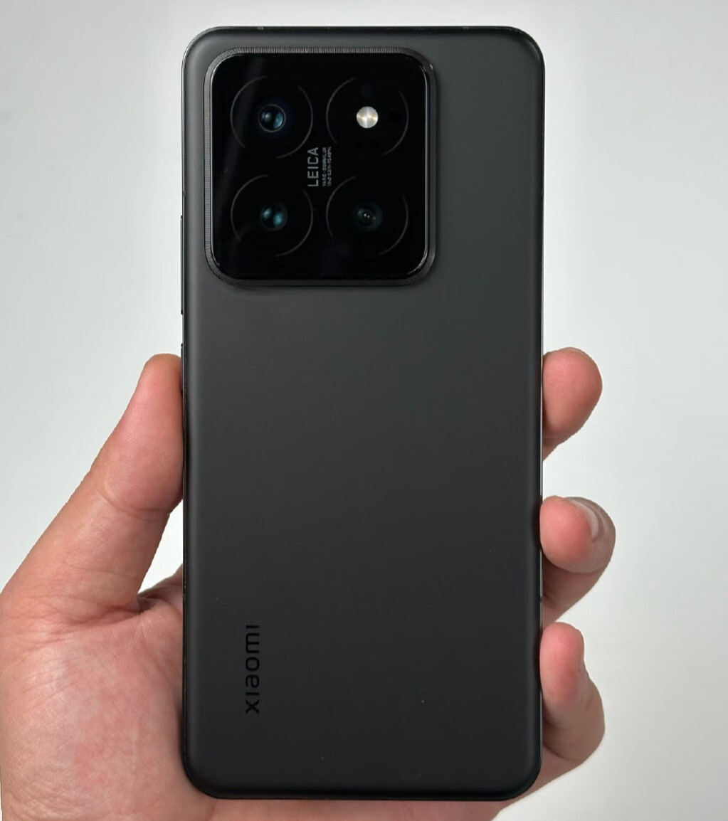 小米14Pro：全等深微曲屏、龙晶玻璃、1024级可变光圈，售价4999元起