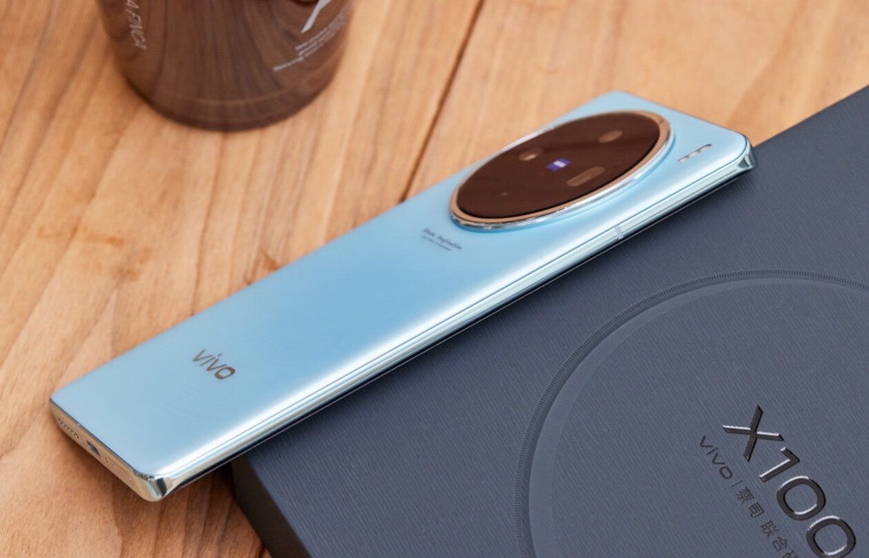 vivo X100首发3999元，搭载天玑9300，是要硬刚小米14？