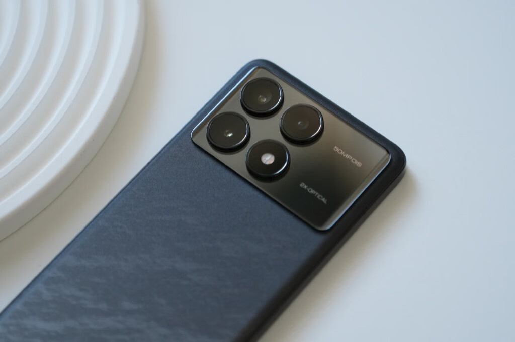 Redmi K70 Pro，配了第三代骁龙 8，还到24GB内存太强了