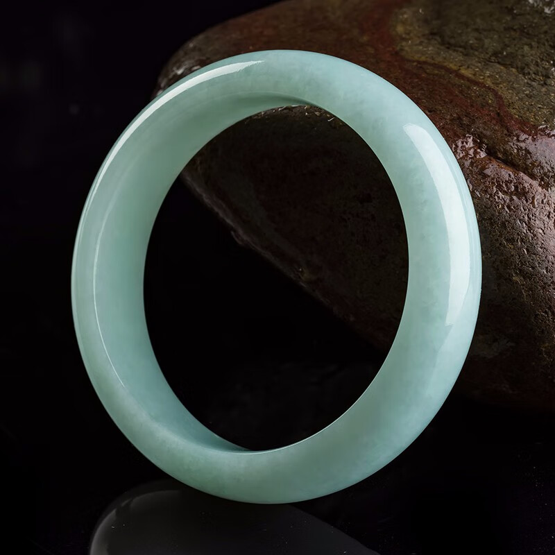 碧玉尊 冰糯种浅绿飘花玉镯