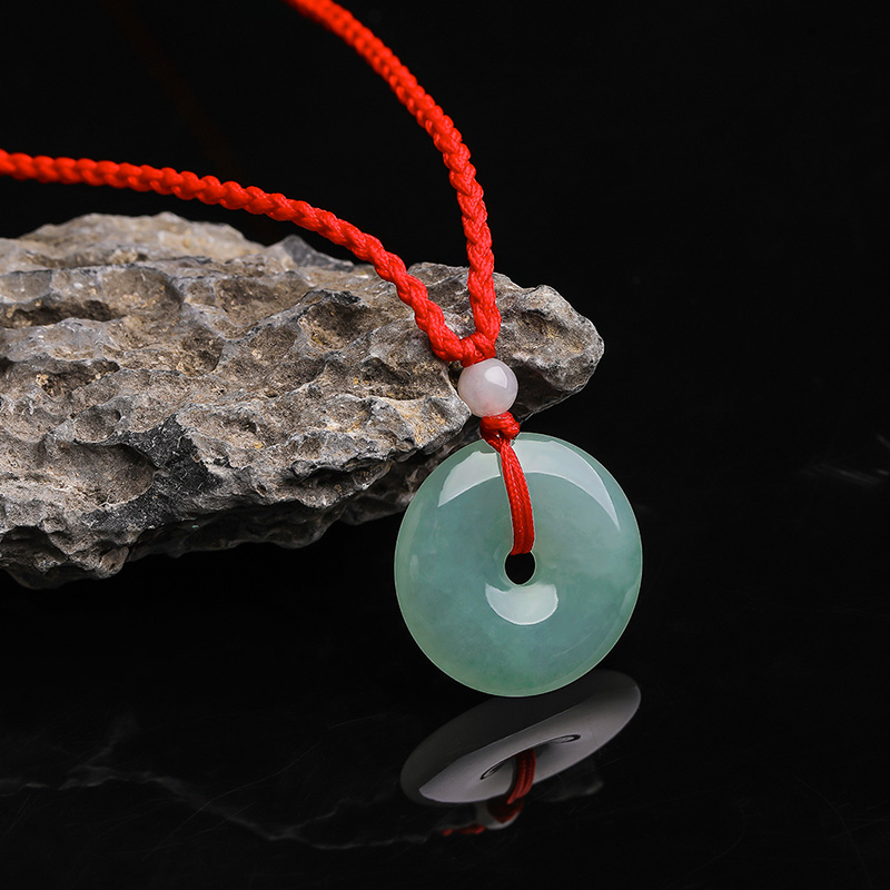 周六福 红绳平安扣翡翠吊坠